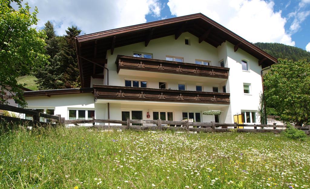 Ferienwohnung Mondial Neustift im Stubaital Esterno foto