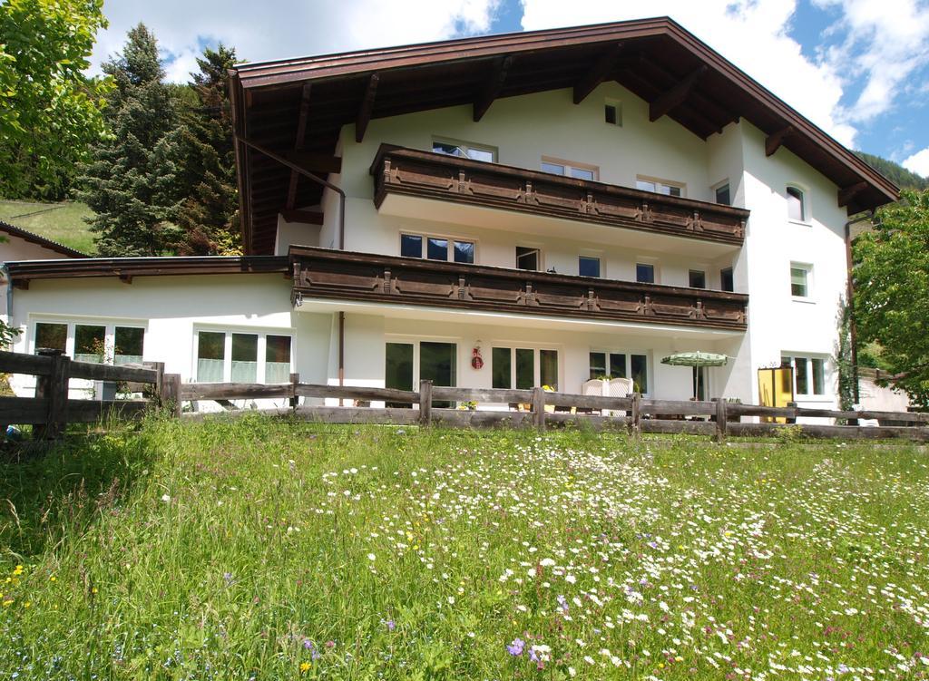 Ferienwohnung Mondial Neustift im Stubaital Esterno foto